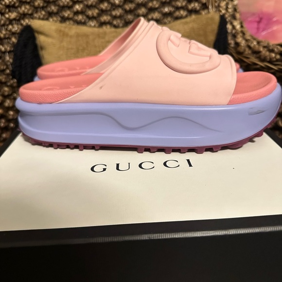 GUCCI
Interlocking G Slide Sandals Pink - Picture 4 of 8